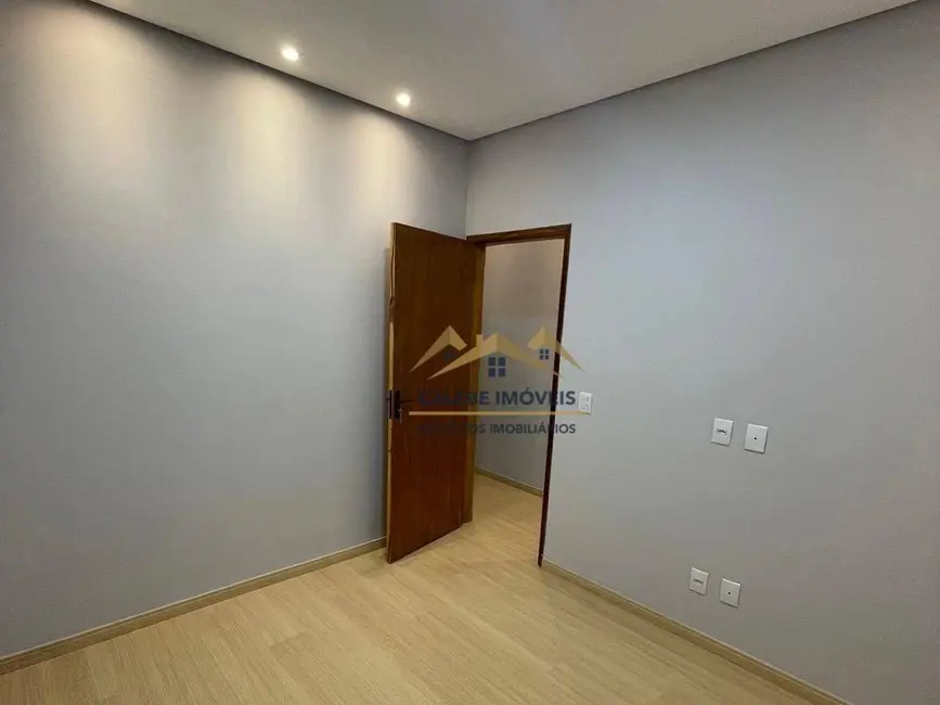 Foto 8 de Casa com 2 quartos à venda, 180m2 em Jardim Paulista, Tatui - SP