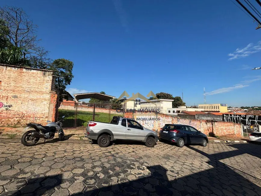 Foto 3 de Terreno / Lote à venda, 2575m2 em Centro, Tatui - SP