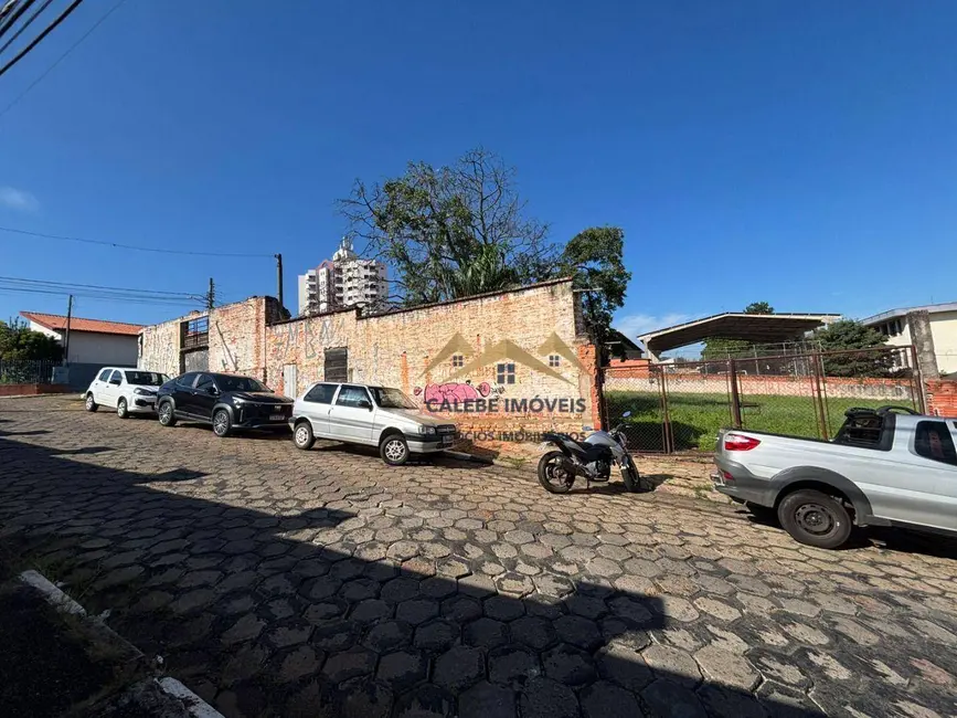 Foto 2 de Terreno / Lote à venda, 2575m2 em Centro, Tatui - SP