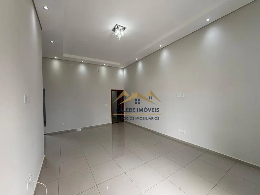 Foto 2 de Casa de Condomínio com 2 quartos à venda, 196m2 em Tatui - SP