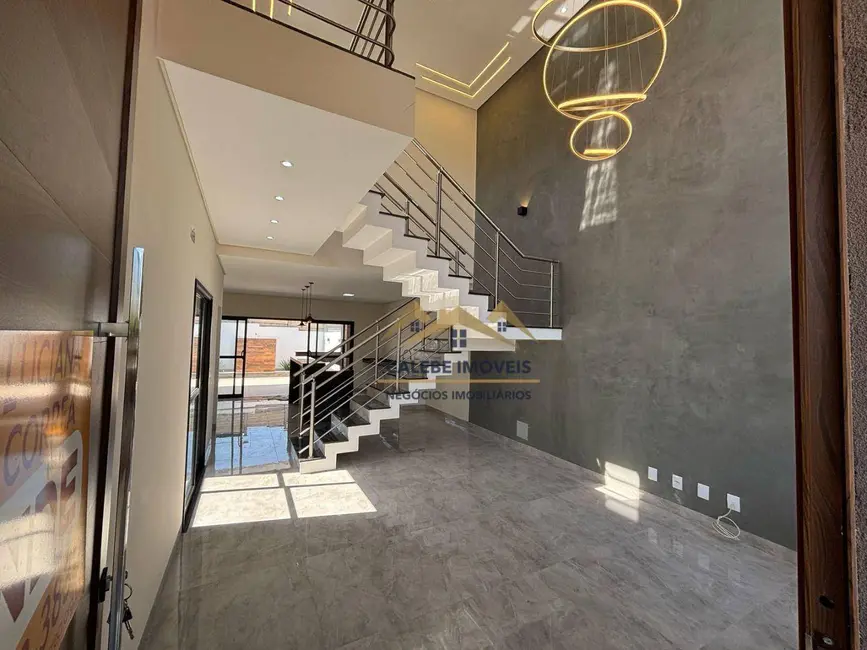 Foto 2 de Casa de Condomínio com 3 quartos à venda, 175m2 em Tatui - SP