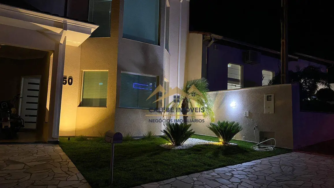 Foto 2 de Casa de Condomínio com 3 quartos à venda, 275m2 em Vila Monte Verde, Tatui - SP