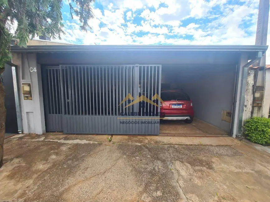 Foto 1 de Casa de Condomínio com 2 quartos à venda, 237m2 em Vila Angélica, Tatui - SP