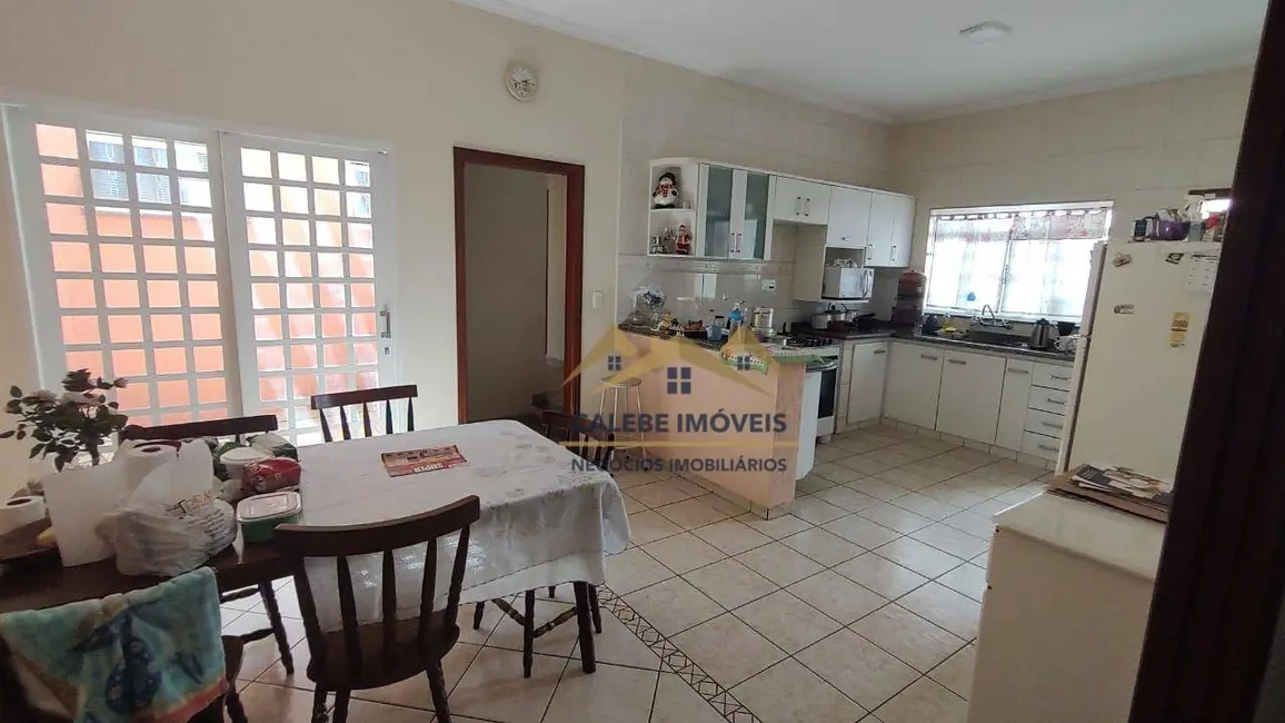 Foto 9 de Casa com 4 quartos à venda, 355m2 em Loteamento Modena, Tatui - SP