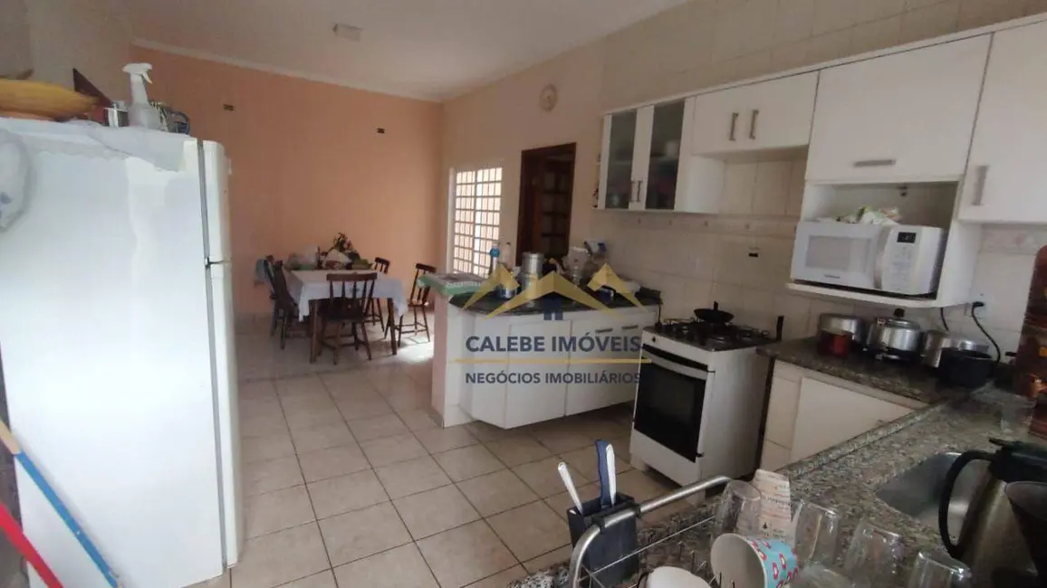 Casa com 4 quartos à venda, 355m2 em Loteamento Modena, Tatui - SP - imagem 8 Foto 8 de Casa com 4 quartos à venda, 355m2 em Loteamento Modena, Tatui - SP