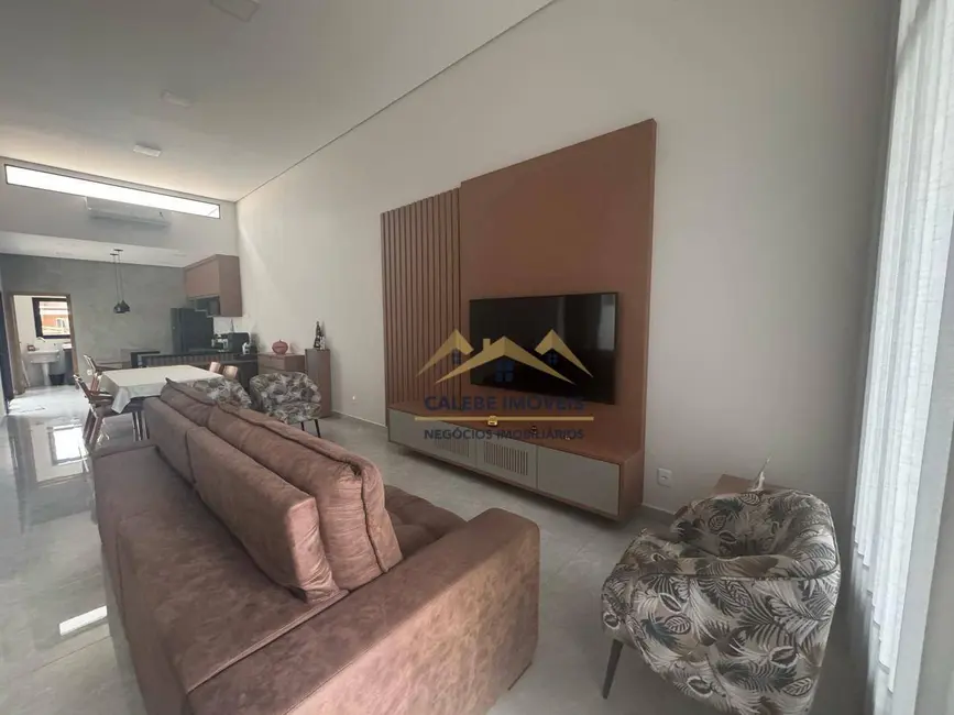 Foto 2 de Casa de Condomínio com 2 quartos à venda, 175m2 em Tatui - SP