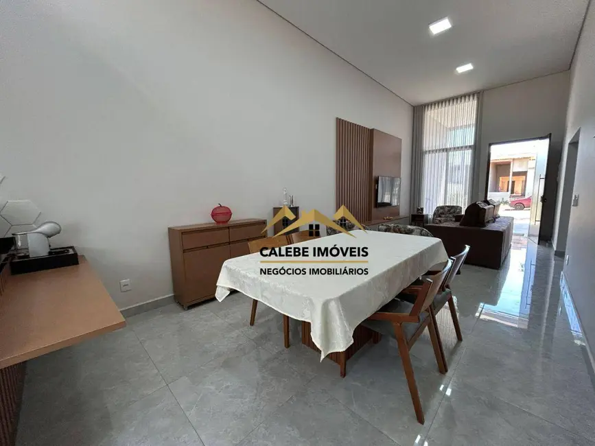 Foto 4 de Casa de Condomínio com 2 quartos à venda, 175m2 em Tatui - SP