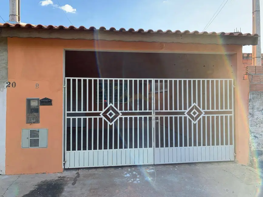 Foto 2 de Casa com 2 quartos à venda, 125m2 em Jardim das Garças, Tatui - SP