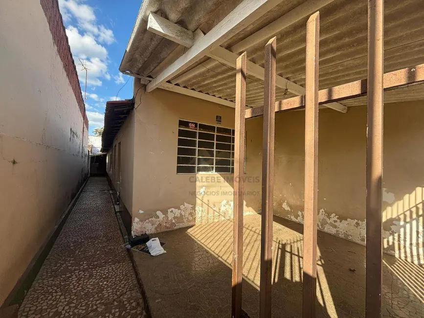 Foto 2 de Casa com 3 quartos à venda, 120m2 em Centro, Tatui - SP