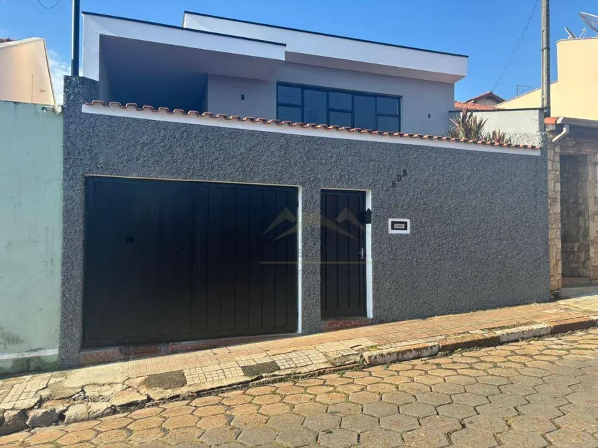 Foto 1 de Casa com 4 quartos à venda e para alugar, 248m2 em Centro, Tatui - SP