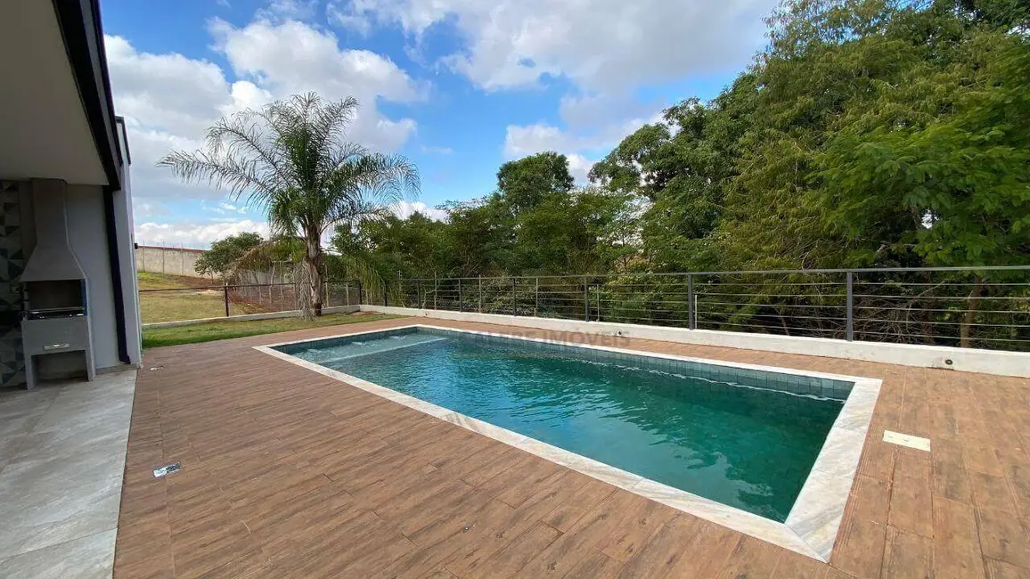 Foto 1 de Casa de Condomínio com 3 quartos à venda, 500m2 em Cesario Lange - SP
