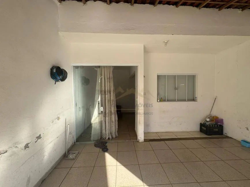 Foto 2 de Casa com 2 quartos à venda, 125m2 em Jardim Thomaz Guedes, Tatui - SP