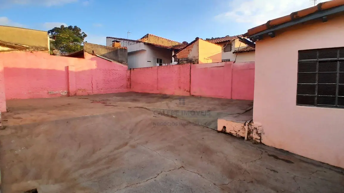 Foto 2 de Casa com 2 quartos à venda, 240m2 em Centro, Tatui - SP