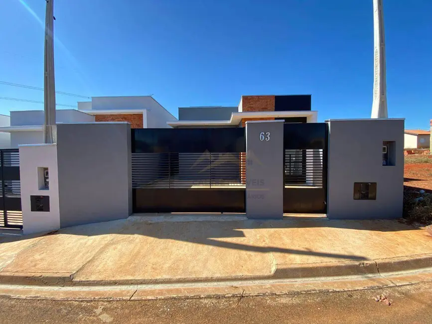 Foto 1 de Casa com 2 quartos à venda, 200m2 em Cesario Lange - SP