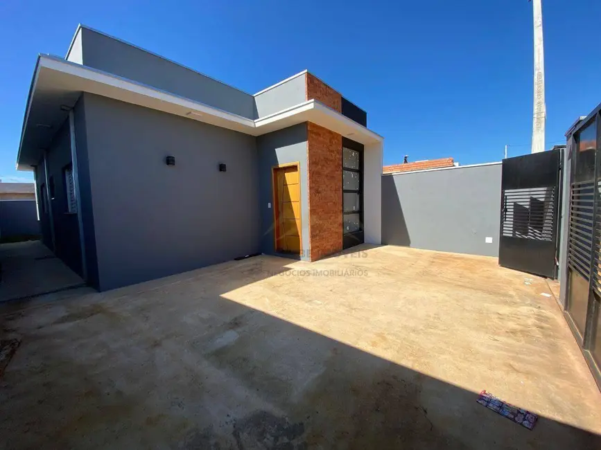Foto 2 de Casa com 2 quartos à venda, 200m2 em Cesario Lange - SP
