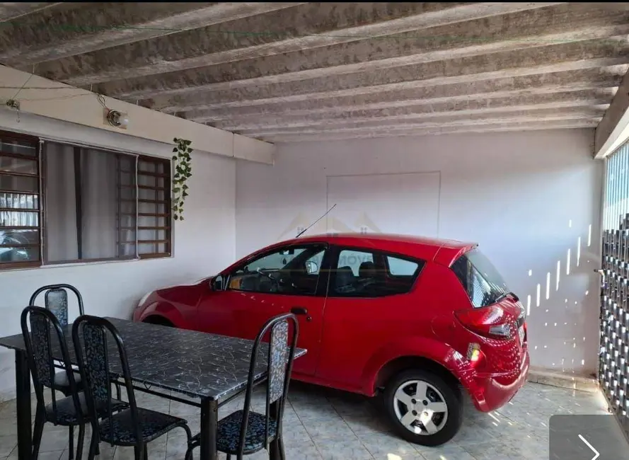 Foto 2 de Casa com 2 quartos à venda, 190m2 em Jardim Lucila, Tatui - SP