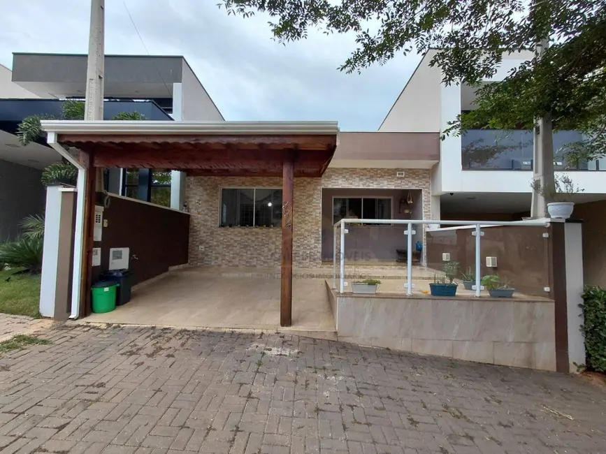 Foto 1 de Casa de Condomínio com 3 quartos à venda, 175m2 em Tatui - SP