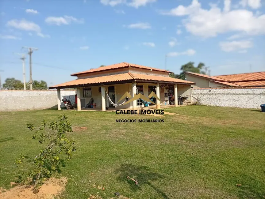 Foto 1 de Chácara com 2 quartos à venda, 1182m2 em Tatui - SP