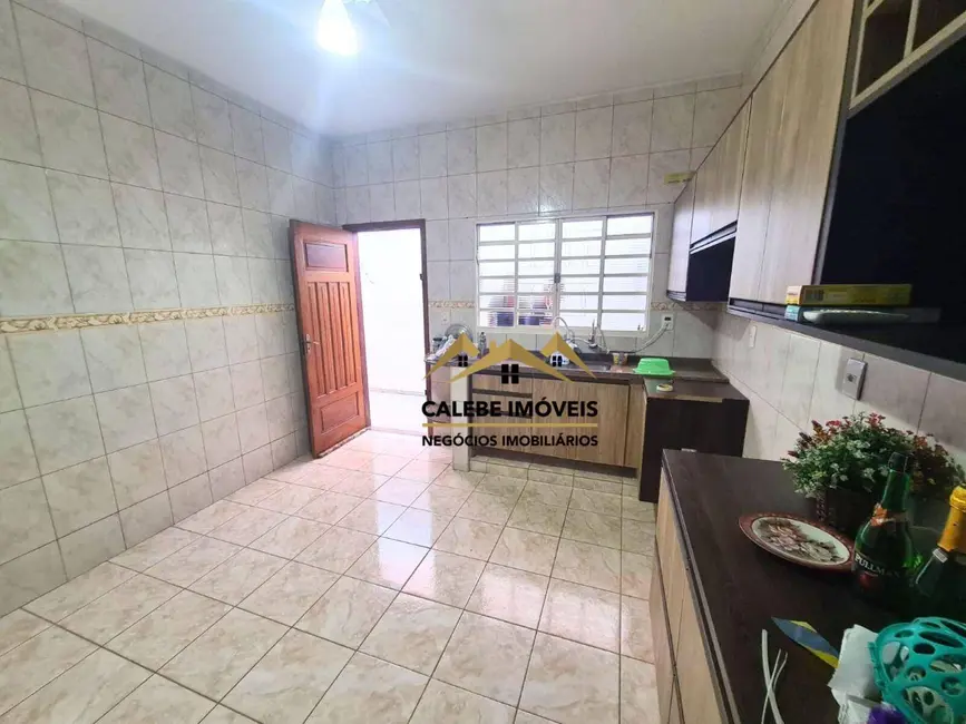 Foto 6 de Casa com 2 quartos à venda, 143m2 em Residencial Guedes, Tatui - SP