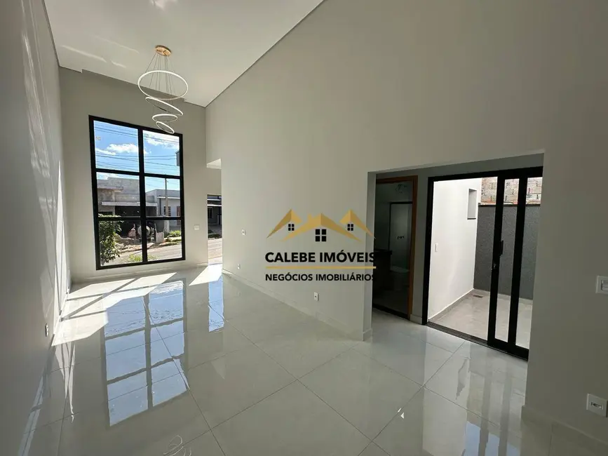 Casa de Condomínio com 3 quartos à venda, 175m2 em Tatui - SP - imagem 3 Foto 3 de Casa de Condomínio com 3 quartos à venda, 175m2 em Tatui - SP