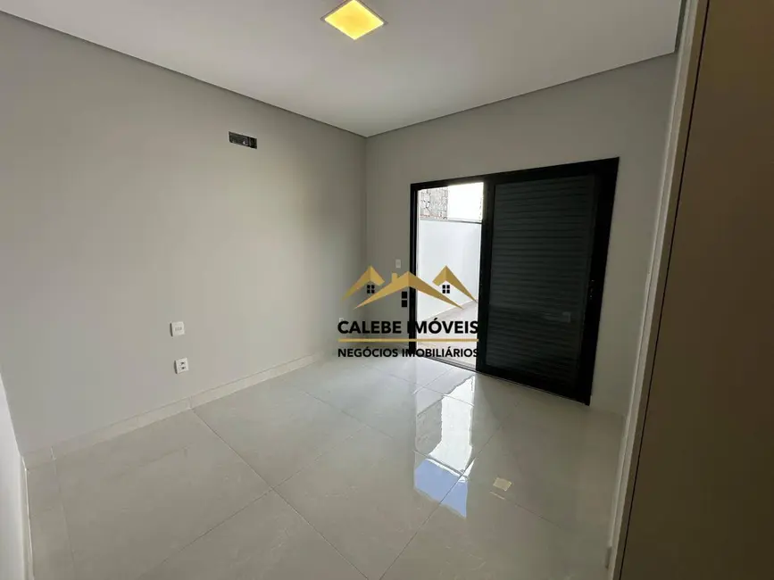 Casa de Condomínio com 3 quartos à venda, 175m2 em Tatui - SP - imagem 8 Foto 8 de Casa de Condomínio com 3 quartos à venda, 175m2 em Tatui - SP