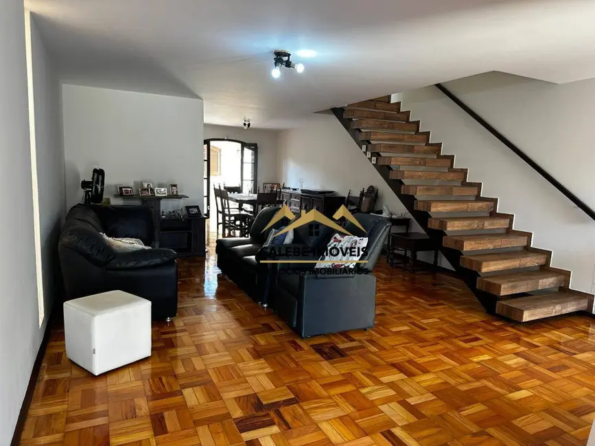 Sobrado com 3 quartos à venda, 158m2 em Centro, Tatui - SP - imagem 3 Foto 3 de Sobrado com 3 quartos à venda, 158m2 em Centro, Tatui - SP