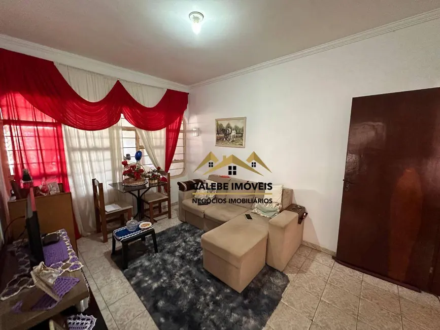 Foto 3 de Casa com 2 quartos à venda, 150m2 em Jardim Nossa Senhora de Fátima, Tatui - SP