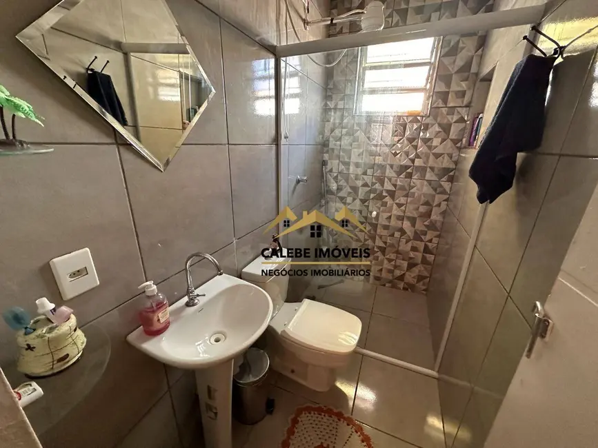 Chácara com 3 quartos à venda, 1000m2 em Jardim Gramado, Tatui - SP - imagem 9 Foto 9 de Chácara com 3 quartos à venda, 1000m2 em Jardim Gramado, Tatui - SP