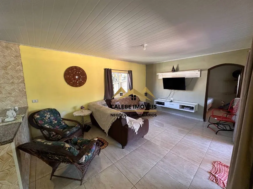 Chácara com 3 quartos à venda, 1000m2 em Jardim Gramado, Tatui - SP - imagem 3 Foto 3 de Chácara com 3 quartos à venda, 1000m2 em Jardim Gramado, Tatui - SP