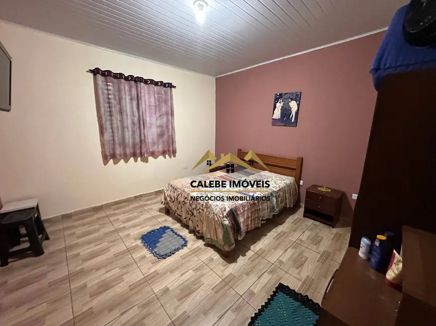 Chácara com 3 quartos à venda, 1000m2 em Jardim Gramado, Tatui - SP - imagem 8 Foto 8 de Chácara com 3 quartos à venda, 1000m2 em Jardim Gramado, Tatui - SP