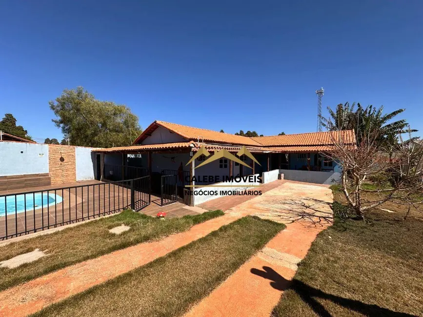 Chácara com 3 quartos à venda, 1000m2 em Jardim Gramado, Tatui - SP - imagem 2 Foto 2 de Chácara com 3 quartos à venda, 1000m2 em Jardim Gramado, Tatui - SP