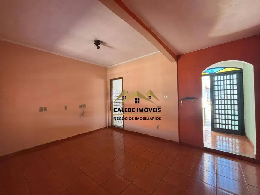 Casa com 3 quartos à venda, 125m2 em Vila Doutor Laurindo, Tatui - SP - imagem 4 Foto 4 de Casa com 3 quartos à venda, 125m2 em Vila Doutor Laurindo, Tatui - SP
