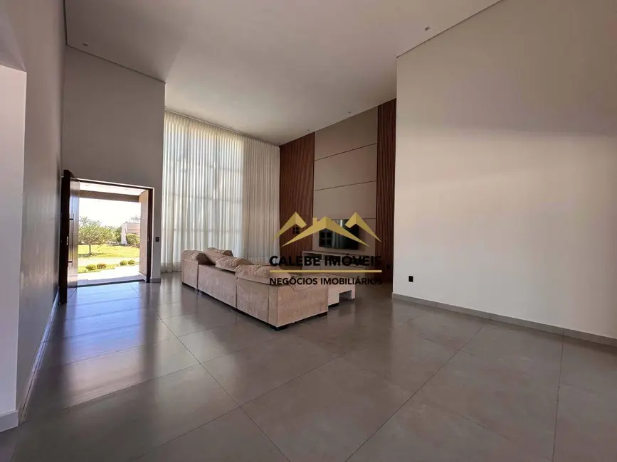 Foto 3 de Casa de Condomínio com 5 quartos à venda, 1000m2 em Cesario Lange - SP