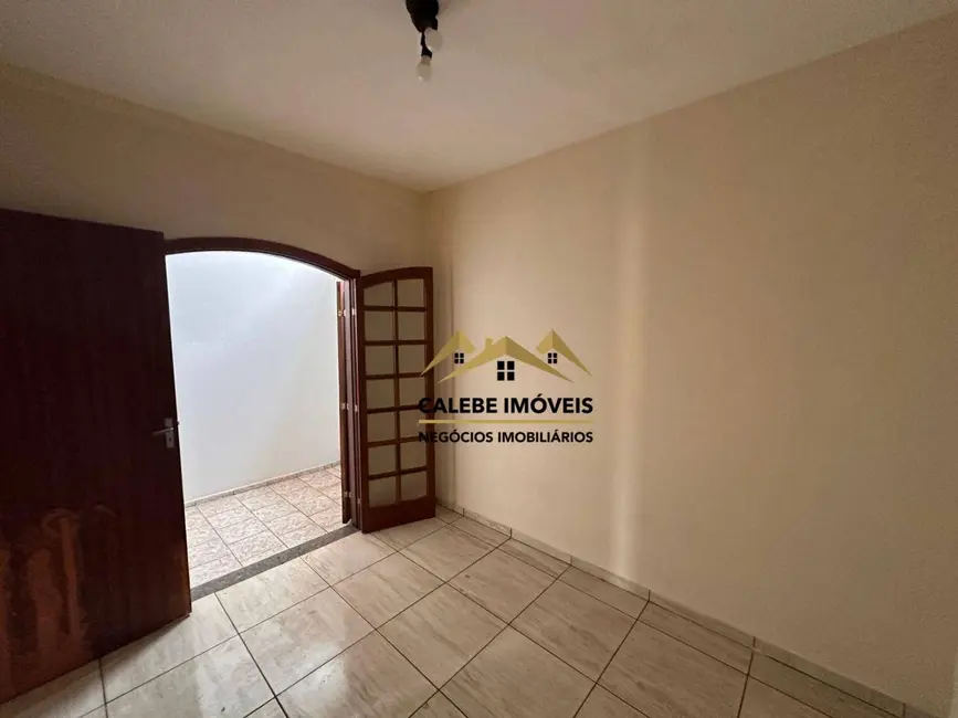 Sobrado com 3 quartos para alugar, 175m2 em Vila Doutor Laurindo, Tatui - SP - imagem 7 Foto 7 de Sobrado com 3 quartos para alugar, 175m2 em Vila Doutor Laurindo, Tatui - SP