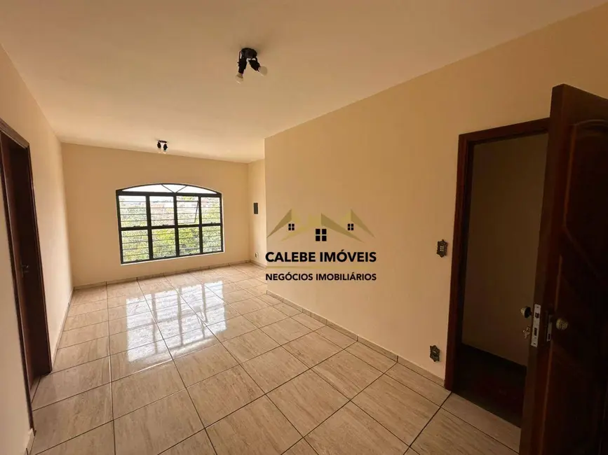 Sobrado com 3 quartos para alugar, 175m2 em Vila Doutor Laurindo, Tatui - SP - imagem 3 Foto 3 de Sobrado com 3 quartos para alugar, 175m2 em Vila Doutor Laurindo, Tatui - SP