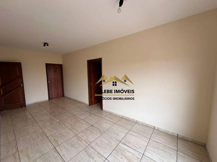 Sobrado com 3 quartos para alugar, 175m2 em Vila Doutor Laurindo, Tatui - SP - imagem 8 Foto 8 de Sobrado com 3 quartos para alugar, 175m2 em Vila Doutor Laurindo, Tatui - SP