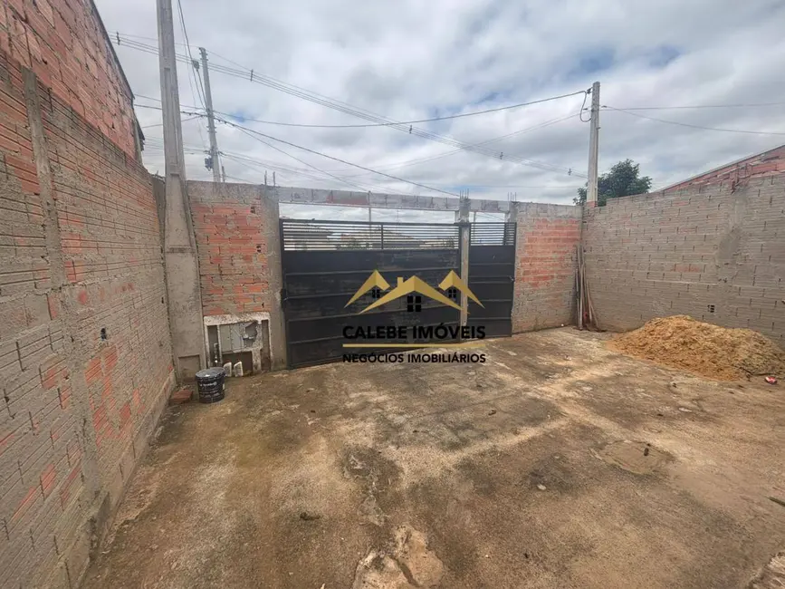 Foto 2 de Casa com 2 quartos à venda, 176m2 em Tatui - SP