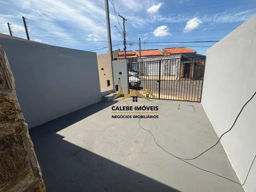 Foto 2 de Casa com 2 quartos à venda, 125m2 em Jardim Rosa Garcia, Tatui - SP