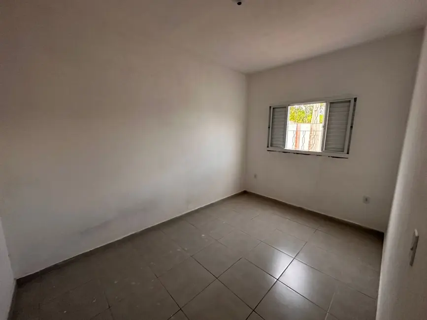 Casa com 2 quartos para alugar, 125m2 em Tatui - SP - imagem 6 Foto 6 de Casa com 2 quartos para alugar, 125m2 em Tatui - SP