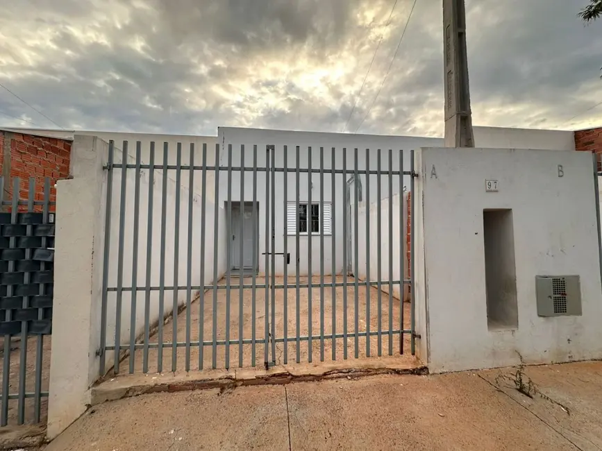 Casa com 2 quartos para alugar, 125m2 em Tatui - SP - imagem 1 Foto 1 de Casa com 2 quartos para alugar, 125m2 em Tatui - SP