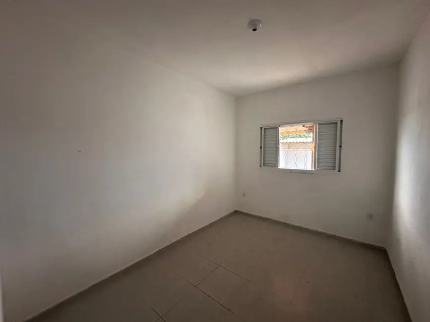 Casa com 2 quartos para alugar, 125m2 em Tatui - SP - imagem 7 Foto 7 de Casa com 2 quartos para alugar, 125m2 em Tatui - SP