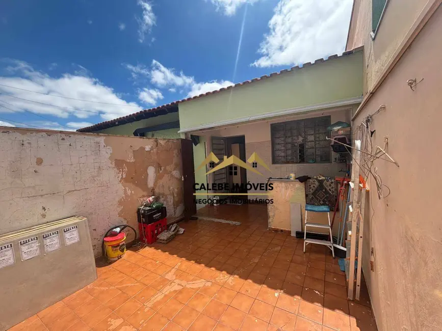 Foto 5 de Casa com 4 quartos à venda, 300m2 em Jardim Fortunato Minghini, Tatui - SP