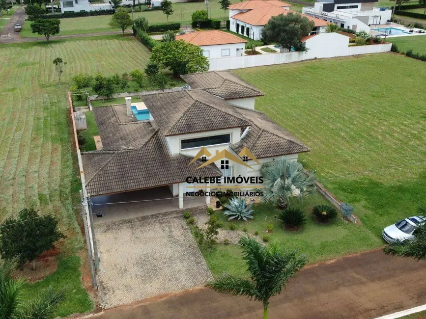 Foto 3 de Sobrado com 4 quartos à venda, 1000m2 em Cesario Lange - SP