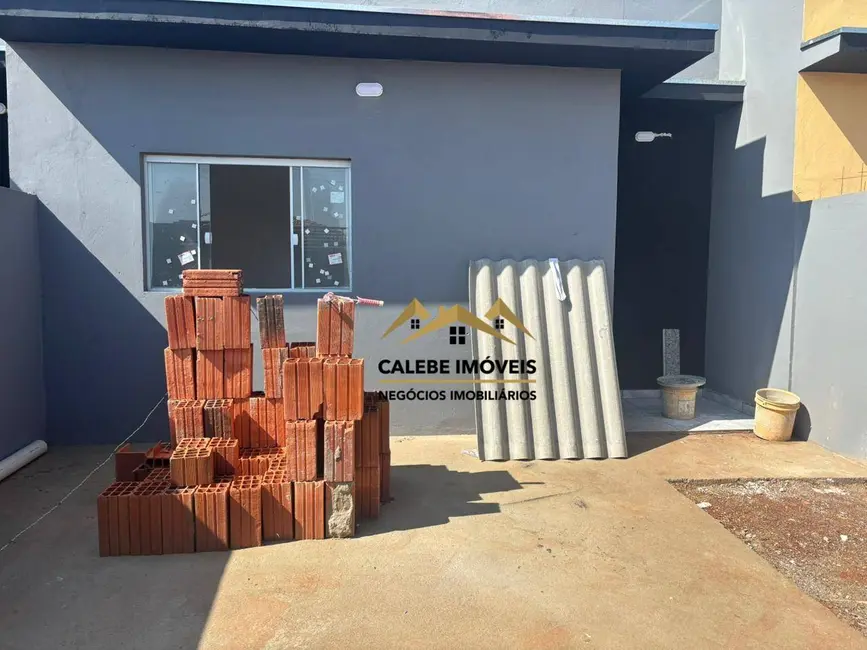 Foto 2 de Casa com 2 quartos à venda, 110m2 em Tatui - SP