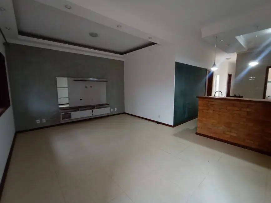 Foto 2 de Casa com 3 quartos à venda, 210m2 em Jardim Wanderley, Tatui - SP