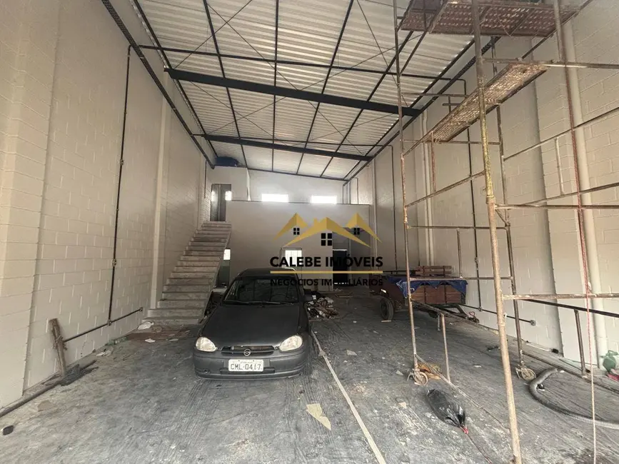 Foto 2 de Armazém / Galpão para alugar, 175m2 em Jardim Santa Rita de Cássia, Tatui - SP
