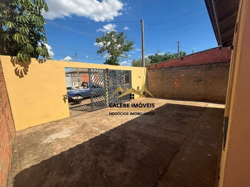 Foto 2 de Casa com 2 quartos à venda, 176m2 em Tatui - SP