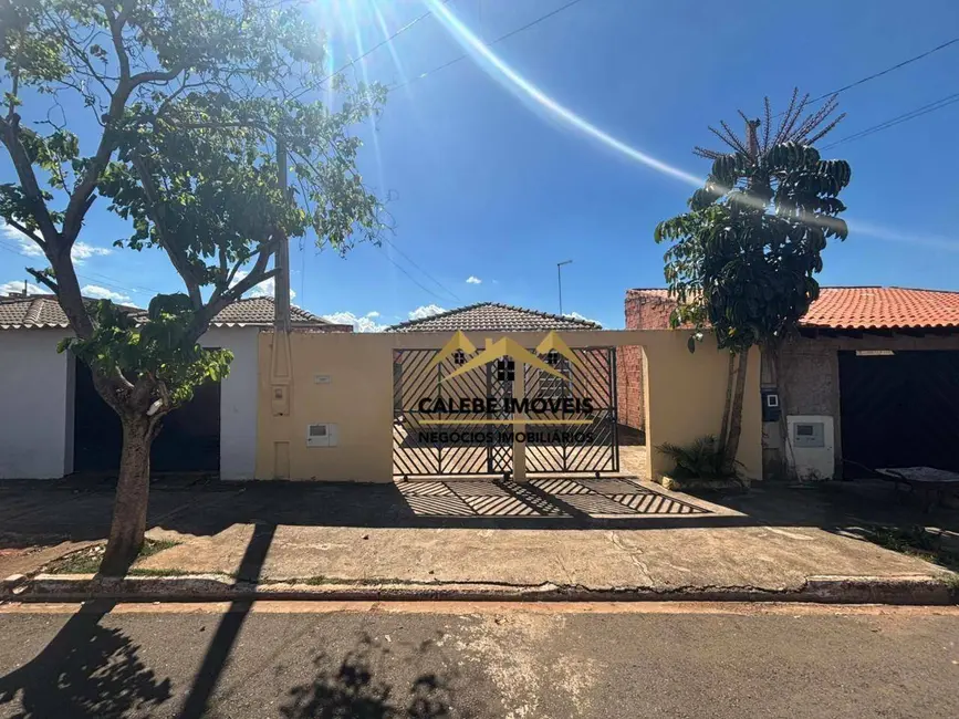 Foto 1 de Casa com 2 quartos à venda, 176m2 em Tatui - SP