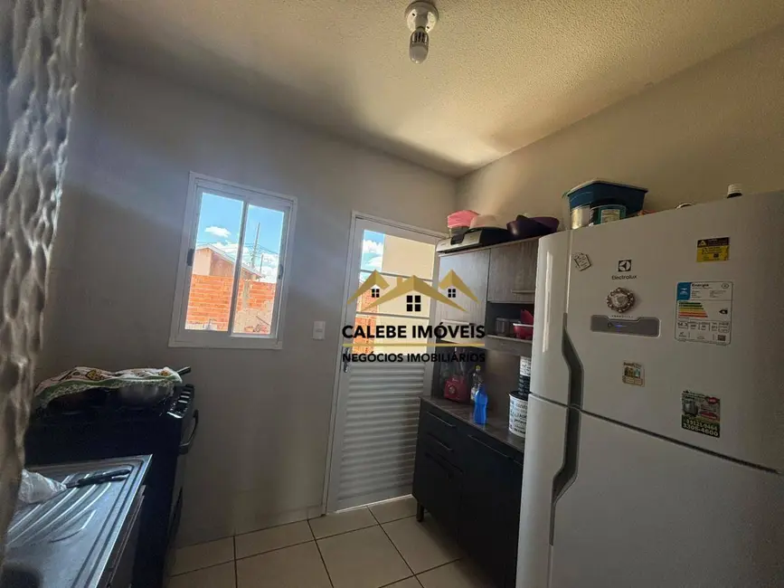 Foto 3 de Casa com 2 quartos à venda, 176m2 em Tatui - SP