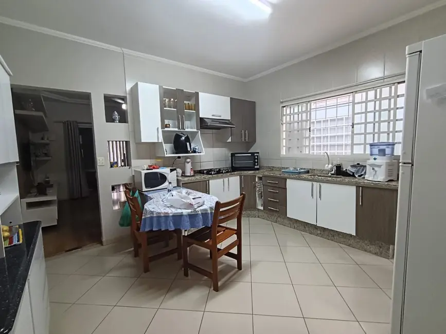 Foto 7 de Casa com 3 quartos à venda, 223m2 em Village Engenheiro Campos, Tatui - SP
